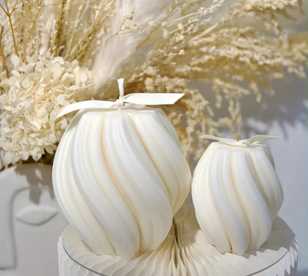 Velvet Kiss - Rose & Vanilla Candle